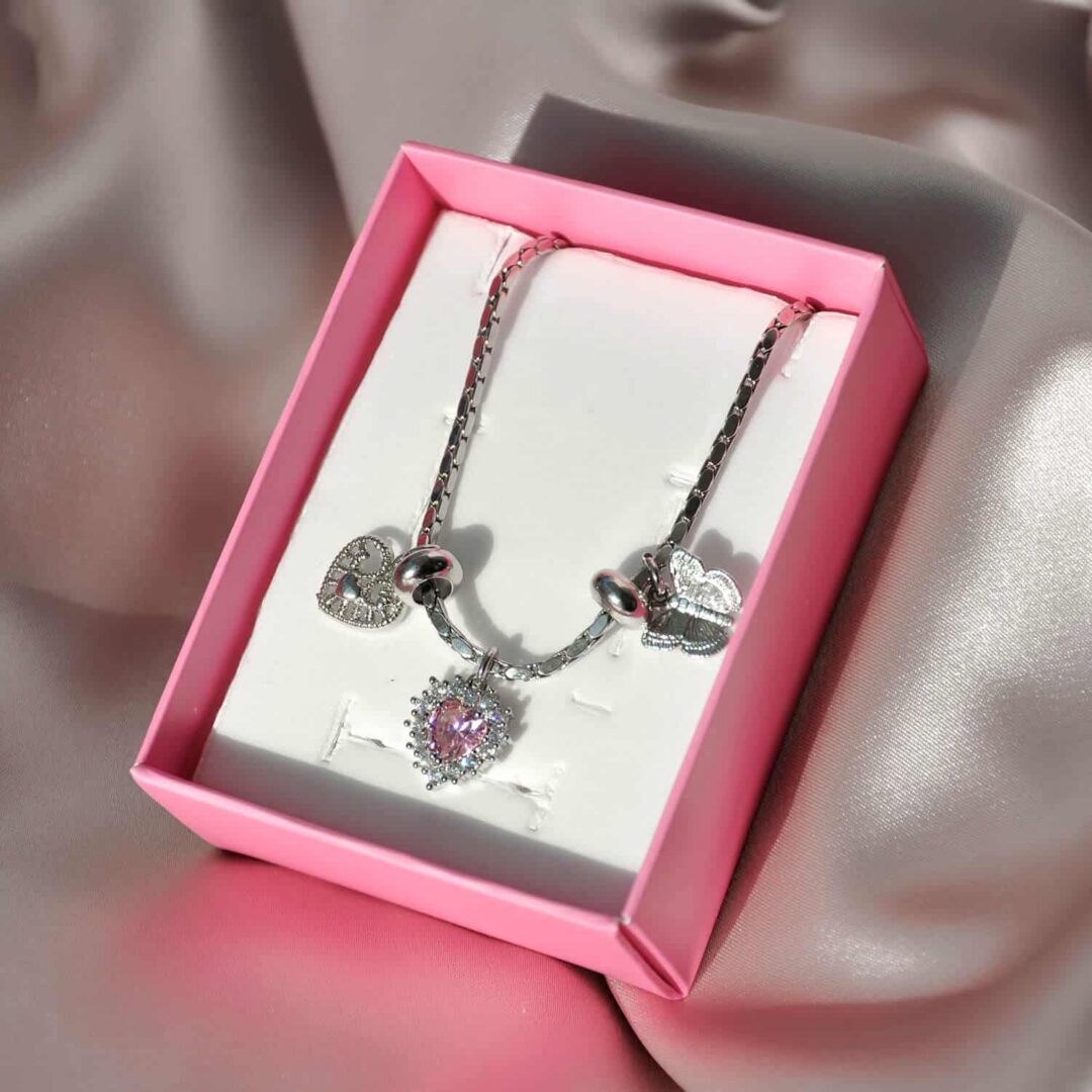 Tasli Kalpli Kelebekli Kolye Tasli Kalpli Kelebekli Kolye