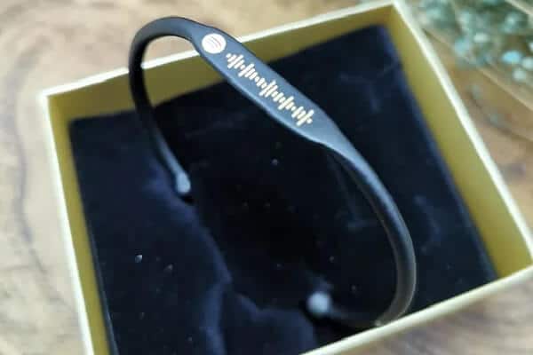 Sevgili Bileklikleri Ne İşe Yarar?